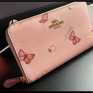 🦋Coach Butterfly Print Zip Wallet 🦋